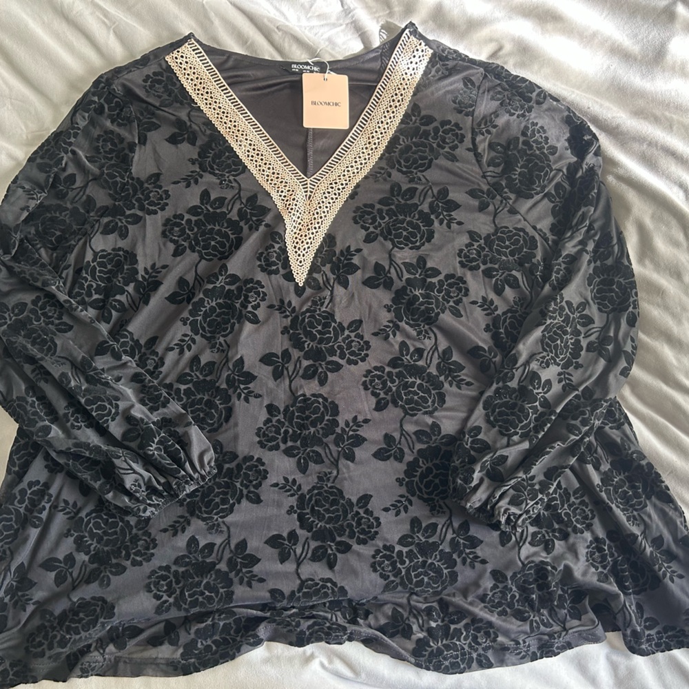 (NWT) Bloomchic - Black Floral Long Sleeve Top